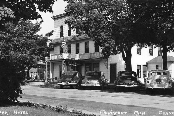 Frankfort Michigan Rppc Postcard C1950s Park Hotel Building (newer photo)